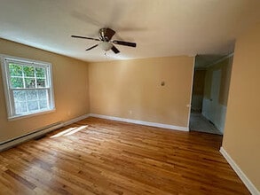 212 Fairway Dr in Greenville, NC - Building Photo - Building Photo