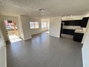 6940 Hopkins Dr in Las Vegas, NV - Building Photo - Building Photo