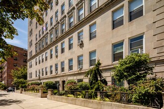 35 Prospect Park W in Brooklyn, NY - Building Photo - Building Photo