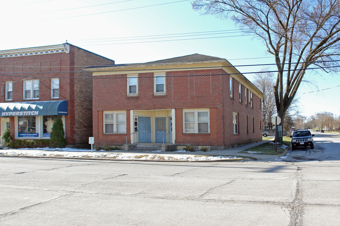 119-121 W Prairie St in Marengo, IL - Building Photo