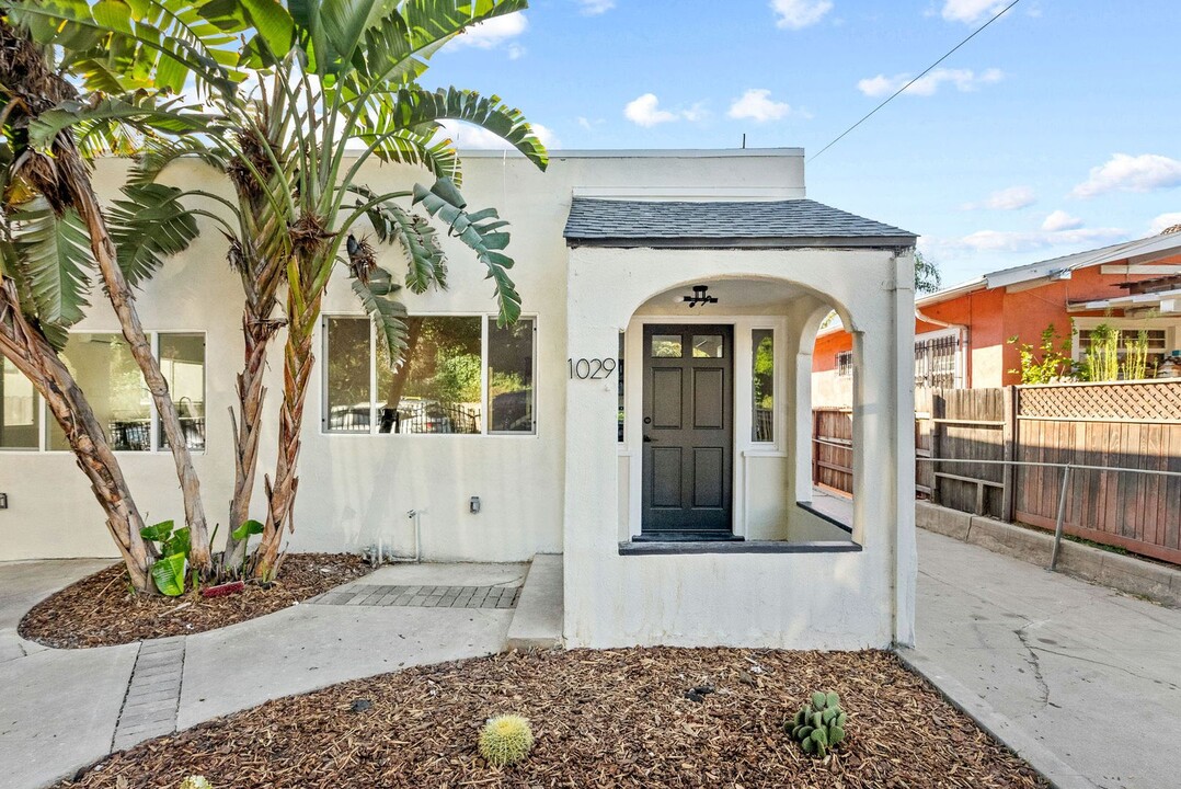 1027 Hyperion Ave in Los Angeles, CA - Building Photo