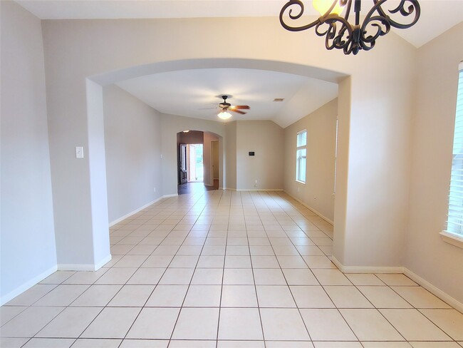 9723 Opal Rock Dr in Rosharon, TX - Foto de edificio - Building Photo