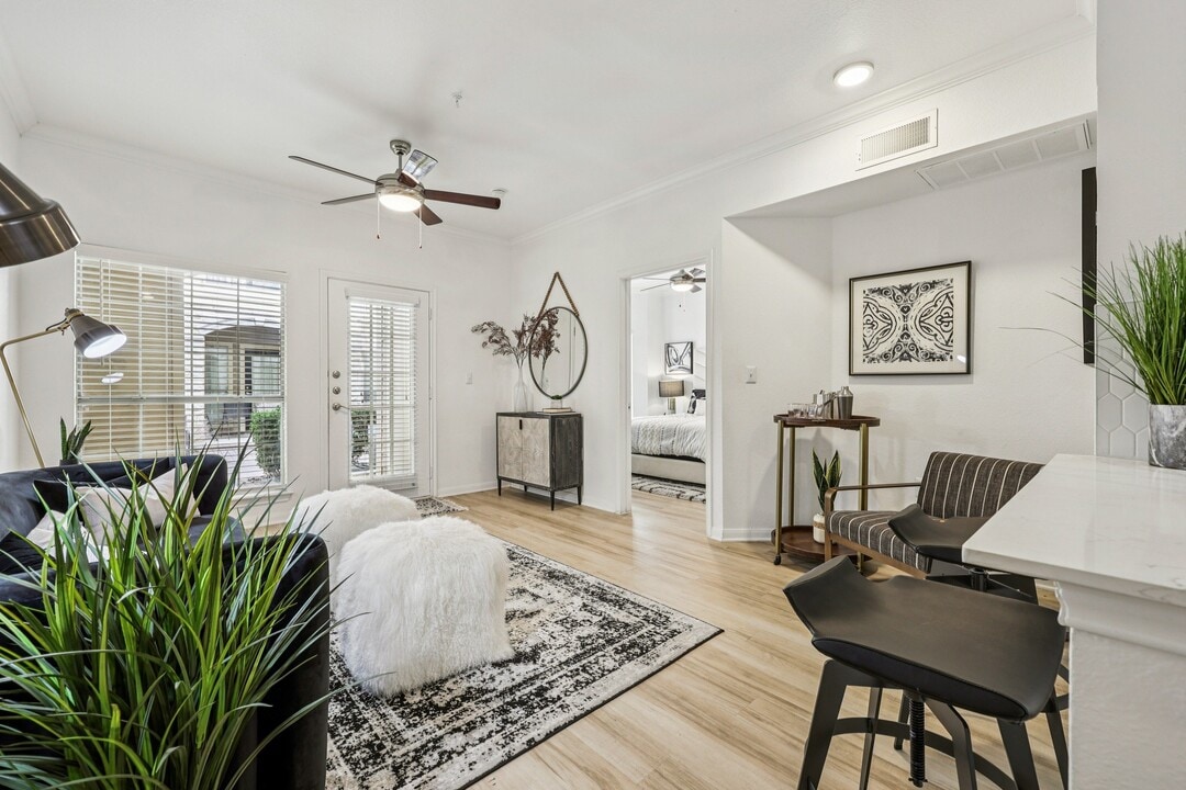 NEO at Midtown in Dallas, TX - Building Photo