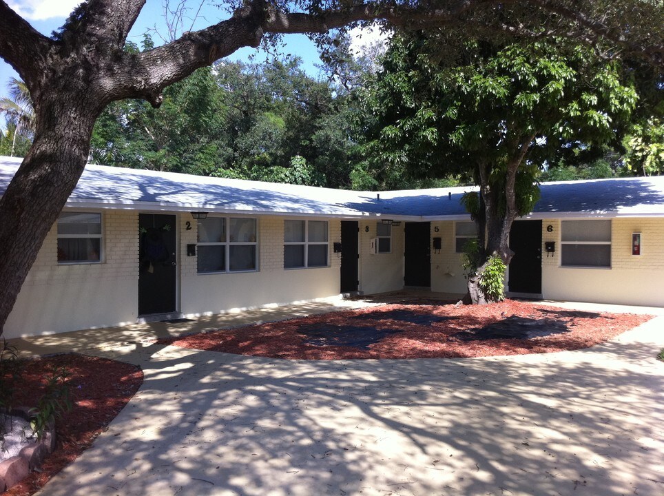 1126 SW 15th Terrace-Unit -7 in Davie, FL - Building Photo