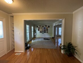 103 Silver Fox Ct in Cary, NC - Building Photo - Building Photo