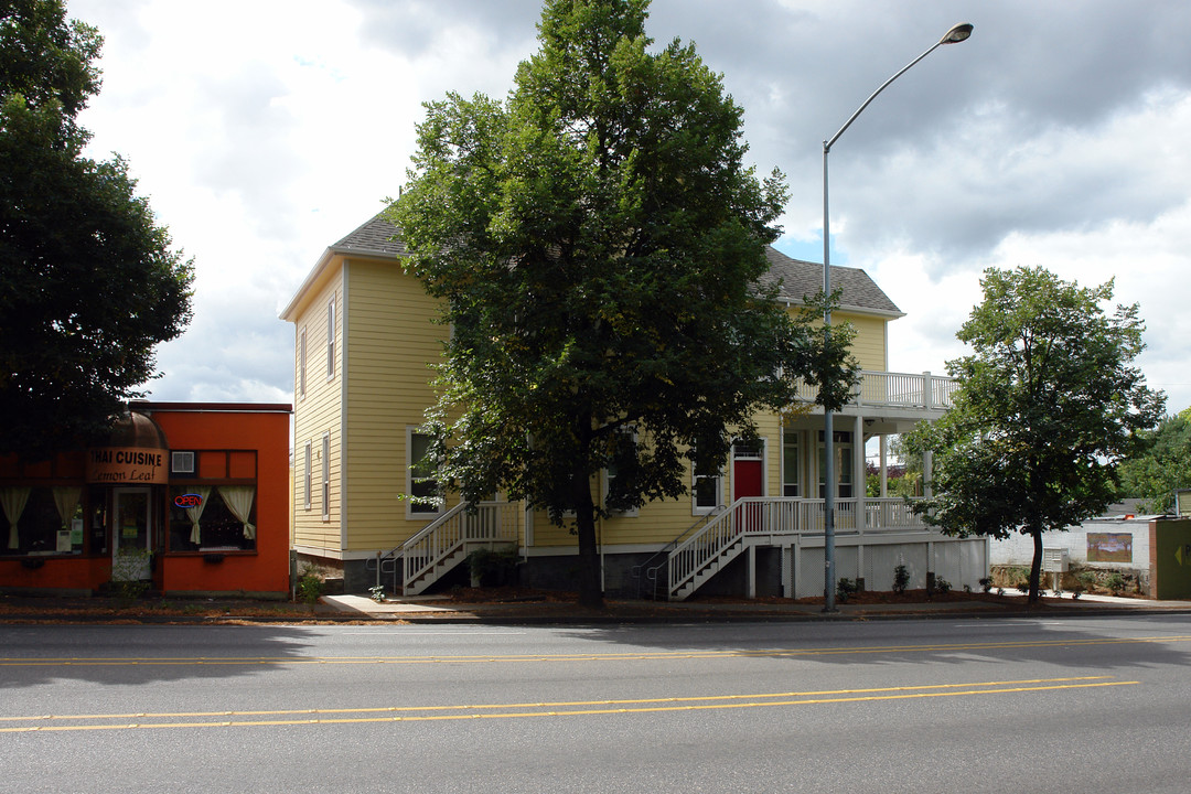 Z_Howard House in Portland, OR - Building Photo