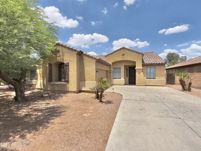 7116 W Sophie Ln in Phoenix, AZ - Building Photo - Building Photo