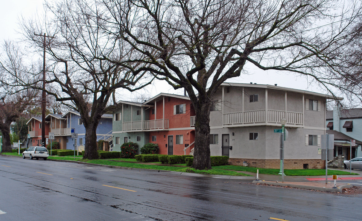 2735-2757 21st St in Sacramento, CA - Foto de edificio