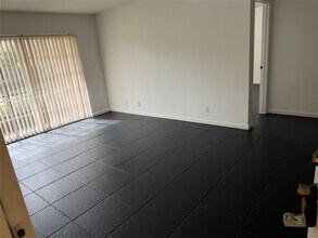 2964 NW 55th Ave in Lauderhill, FL - Building Photo - Building Photo