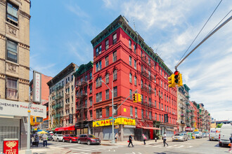 21 Catherine St in New York, NY - Building Photo - Building Photo