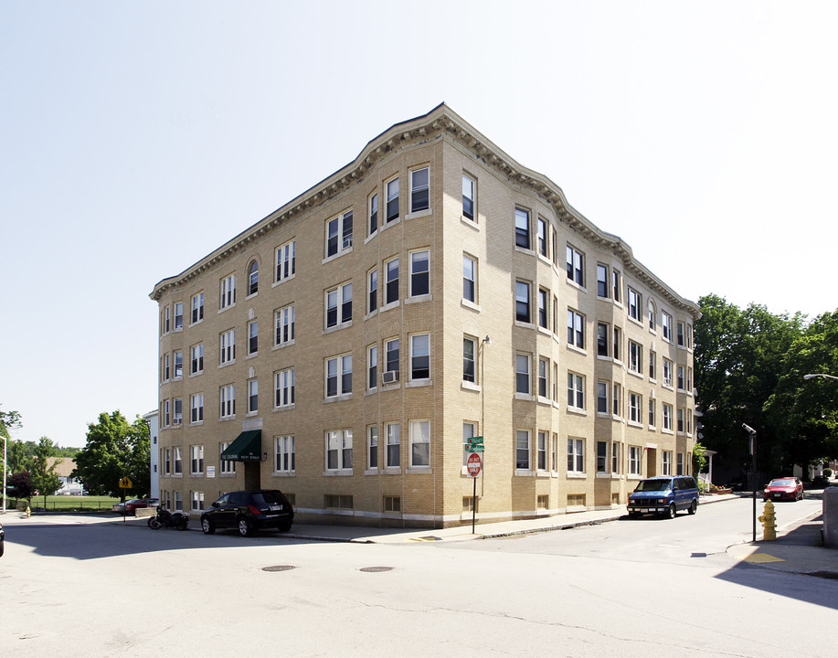 The 79 West Street Apartments in Worcester, MA - Building Photo