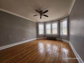 5911 W Huron St, Unit 2 in Chicago, IL - Building Photo