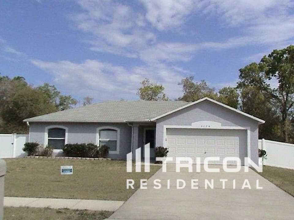 3176 Shafton Ave in Deltona, FL - Building Photo