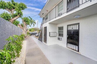668 NW 31st St in Miami, FL - Building Photo - Building Photo
