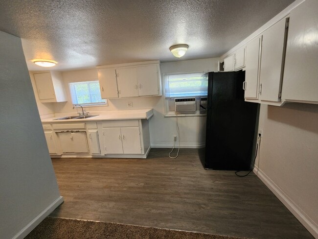 3534 20th Ave in Sacramento, CA - Foto de edificio - Building Photo