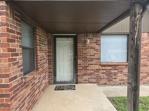 507 Peppertree Ln in Midwest City, OK - Building Photo - Building Photo