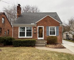 123 N Wilson Ave in Royal Oak, MI - Building Photo