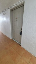 721 N Pine Island Rd in Plantation, FL - Building Photo - Building Photo