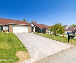 7037 Wakan Ln in Knoxville, TN - Foto de edificio - Building Photo