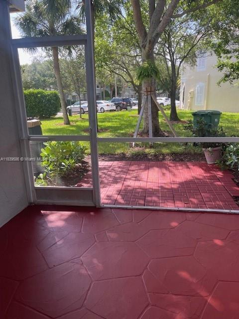7872 Sanibel Dr in Tamarac, FL - Building Photo - Building Photo