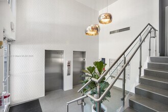 280 SW 20th Rd, Unit 907 in Miami, FL - Building Photo - Building Photo