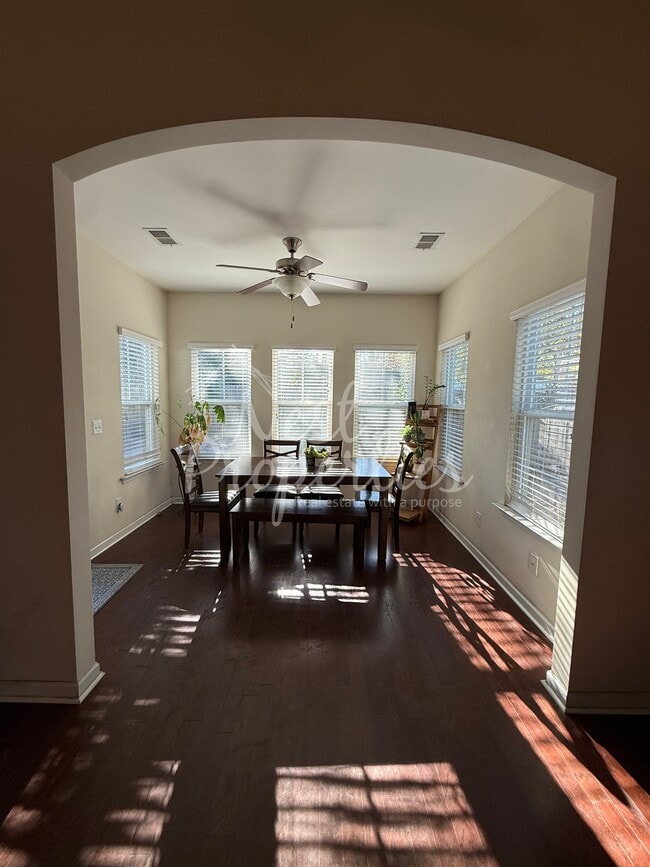 613 Finnegan Ln in West Columbia, SC - Building Photo - Building Photo