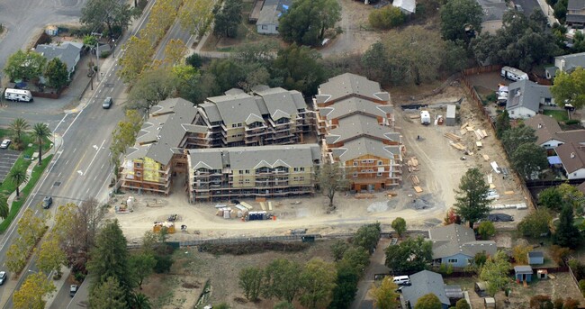 Redwood Views Apartments in Windsor, CA - Building Photo - Building Photo