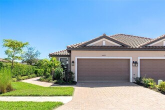 10073 Morning Mist Ln in Sarasota, FL - Foto de edificio - Building Photo