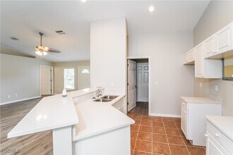 4200 Polynesia Rd in North Port, FL - Building Photo - Building Photo