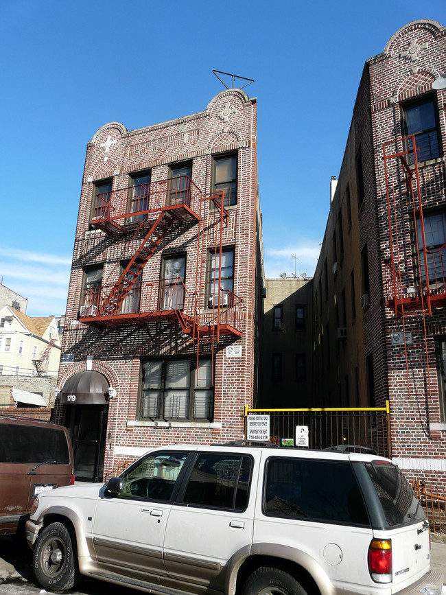 181 E 205th St in Bronx, NY - Building Photo - Building Photo