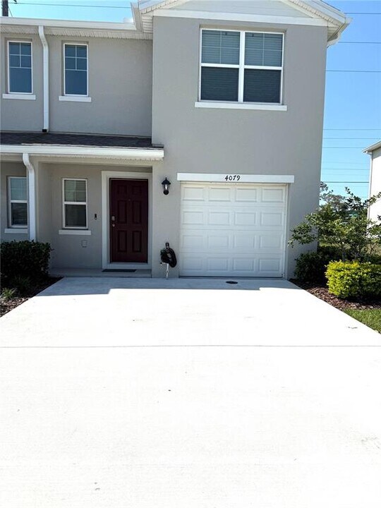 4079 Malawi Trl in St. Cloud, FL - Building Photo