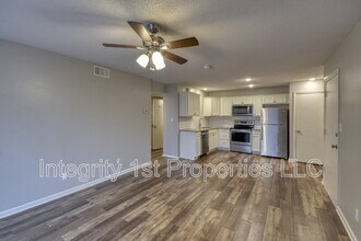 2114 Swift St in North Kansas City, MO - Building Photo - Building Photo