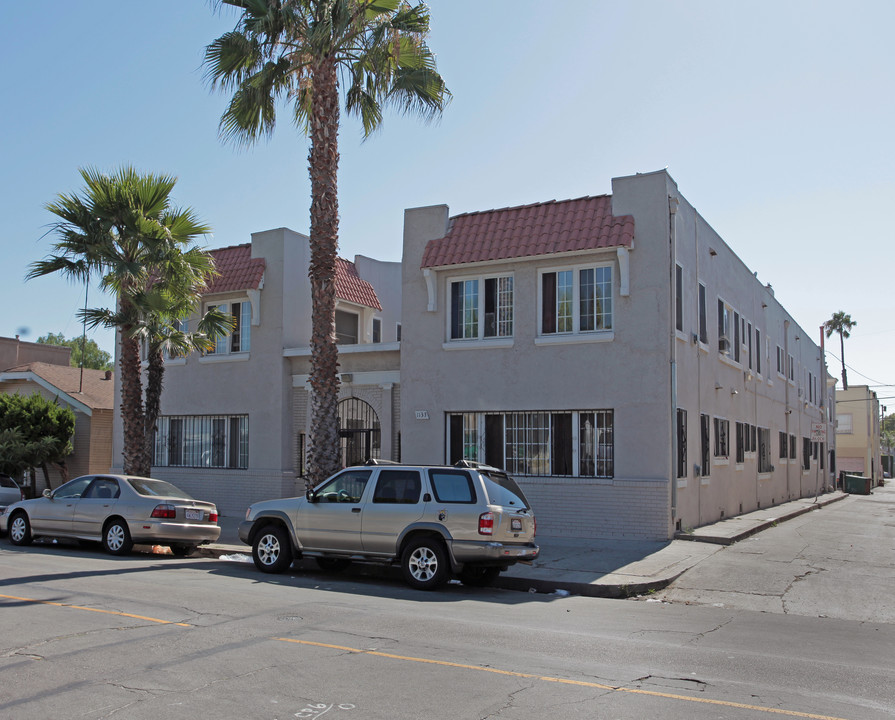 1133 Pine Ave in Long Beach, CA - Building Photo