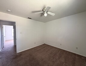 5709 Redstone Dr, Unit A in Killeen, TX - Foto de edificio - Building Photo