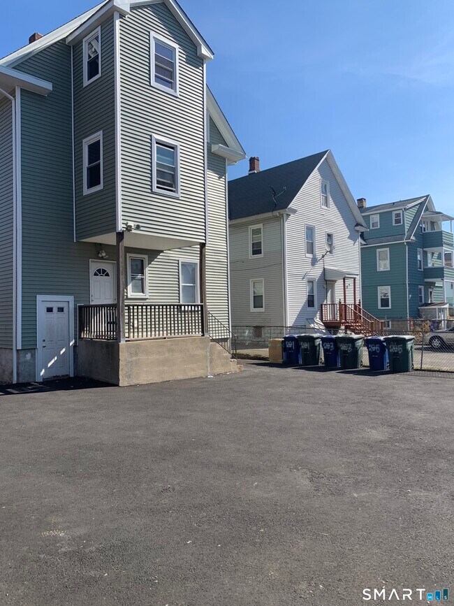 205 French St in Bridgeport, CT - Building Photo - Building Photo