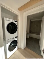 11 E Lenox St in Boston, MA - Building Photo