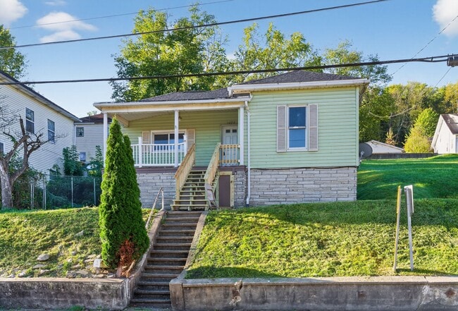 property at 1627 W Pike St