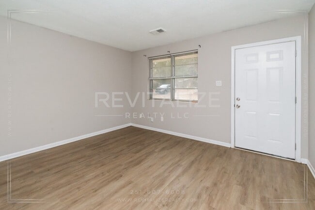 4807 Bush Ln in Mobile, AL - Building Photo - Building Photo