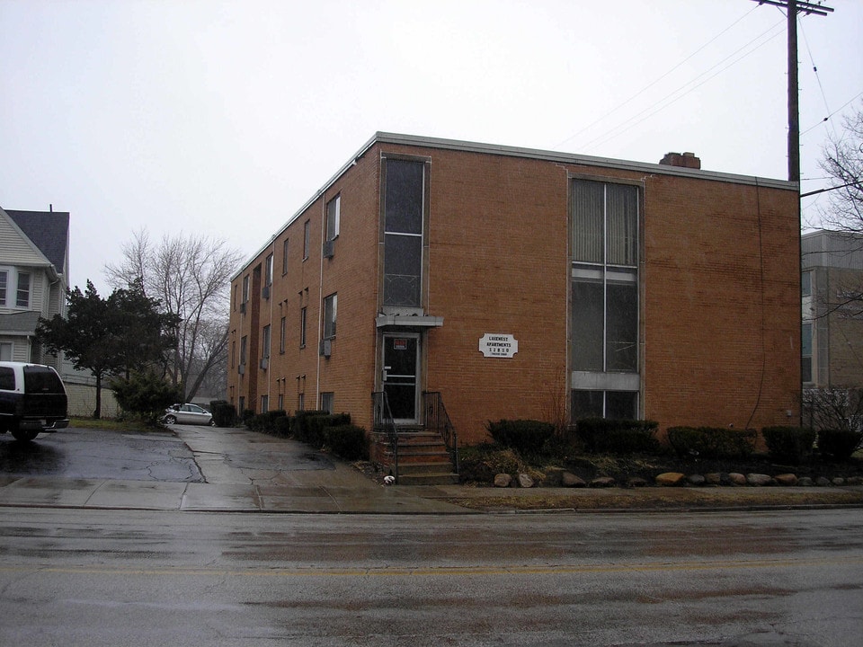 Lakewest Apartments in Lakewood, OH - Building Photo