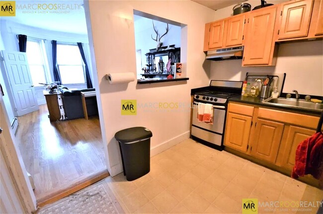 587 Beacon St, Unit 2 in Boston, MA - Building Photo - Building Photo