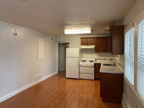 2154 Buena Vista Ave in Alameda, CA - Building Photo - Building Photo