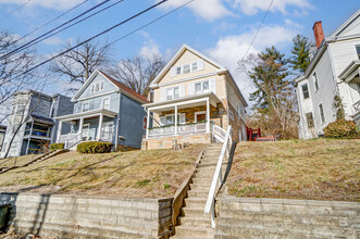 3246 Linwood Ave in Cincinnati, OH - Foto de edificio - Building Photo