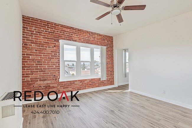 property at 1518 S Wilton Pl