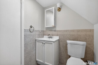 361 Ridgefield Ave in Bridgeport, CT - Foto de edificio - Building Photo