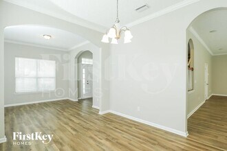 11373 Scenic Point Cir in Jacksonville, FL - Foto de edificio - Building Photo