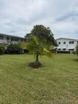 352 Sheffield O in West Palm Beach, FL - Building Photo
