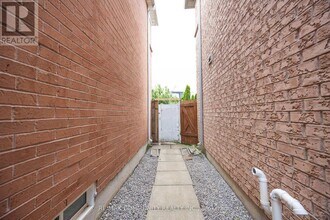 3 Grosbeak Crescent in Toronto, ON - Building Photo - Building Photo