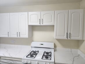 11316 Cherry Hill Rd, Unit 203 in Beltsville, MD - Foto de edificio - Building Photo
