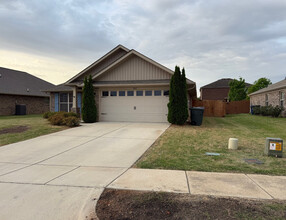 2467 Bell Manor Dr SW in Huntsville, AL - Building Photo - Building Photo