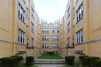 5537-5543 W Addison St in Chicago, IL - Building Photo - Building Photo